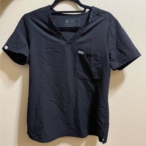 FIGS Woman’s Black Catarina One-Pocket Scrub Top